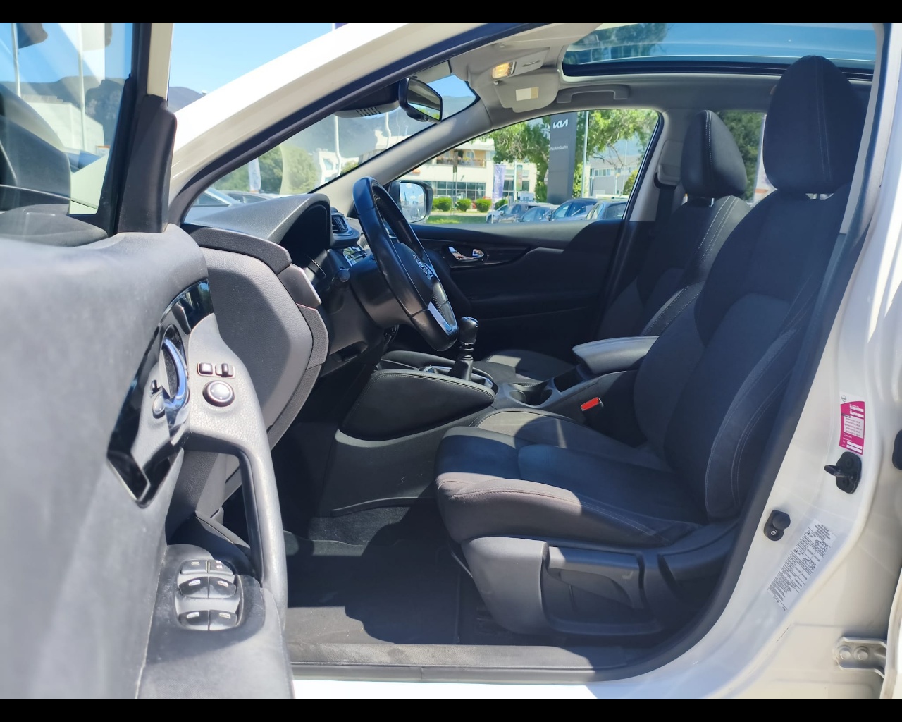 Foto NISSAN Qashqai 1.5 dci N-Connecta 115cv