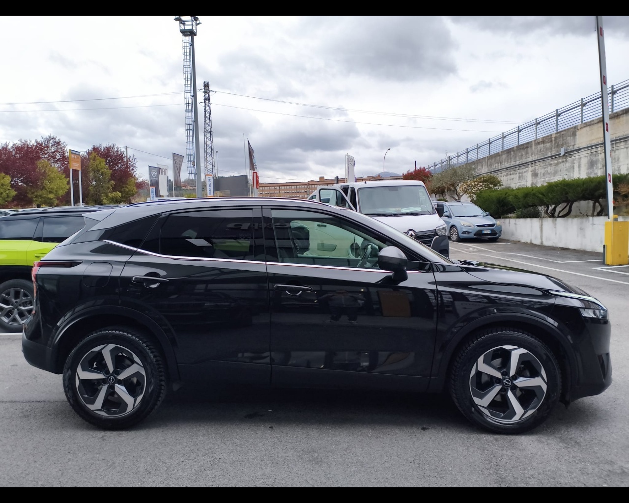 Foto NISSAN Qashqai 1.3 mhev N-Connecta 2wd 140cv