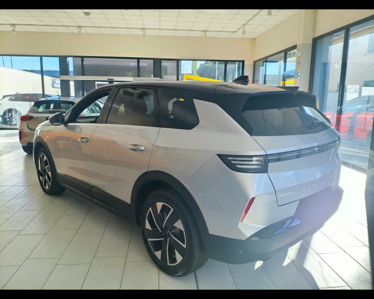 Foto OPEL Nuovo Grandland GS Hybrid 145CV Automatico