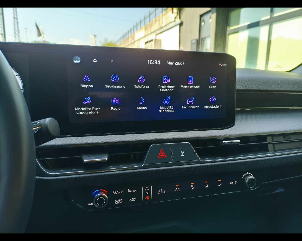Foto KIA NUOVA STONIC 1.0 T-GDI MH STYLE LAUNCH
5 Door