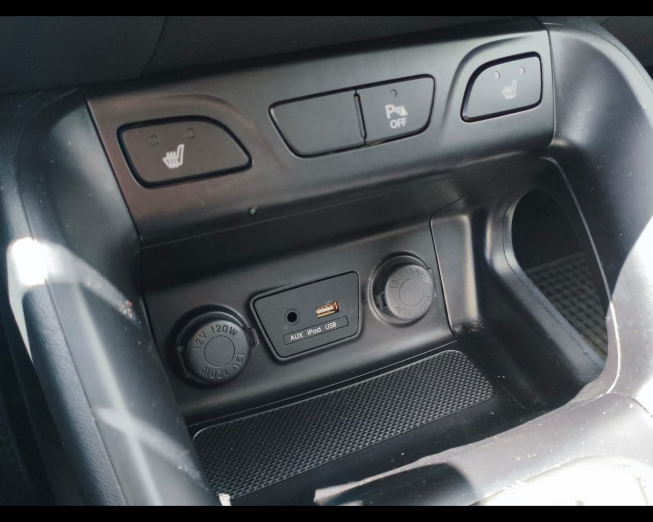 Foto HYUNDAI ix35 1.7 crdi Xpossible 115cv 2wd