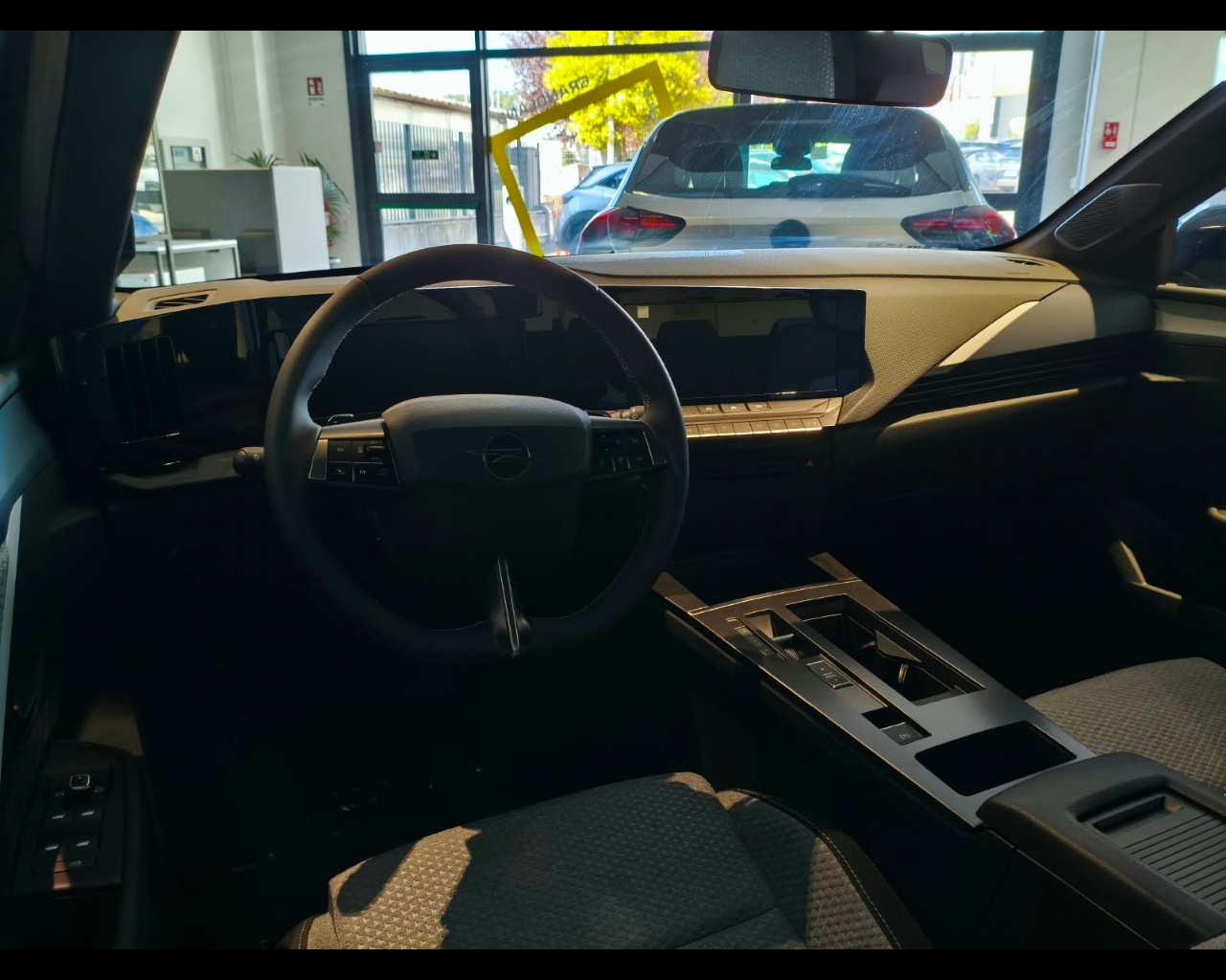 Foto OPEL Astra 5P Edition Diesel 130cv (96kW) Automatico
