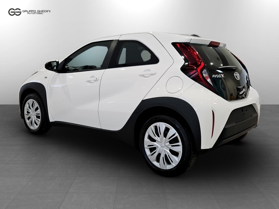 TOYOTA Aygo X 1.0 Active 72cv s-cvt Benzina Usato - 2