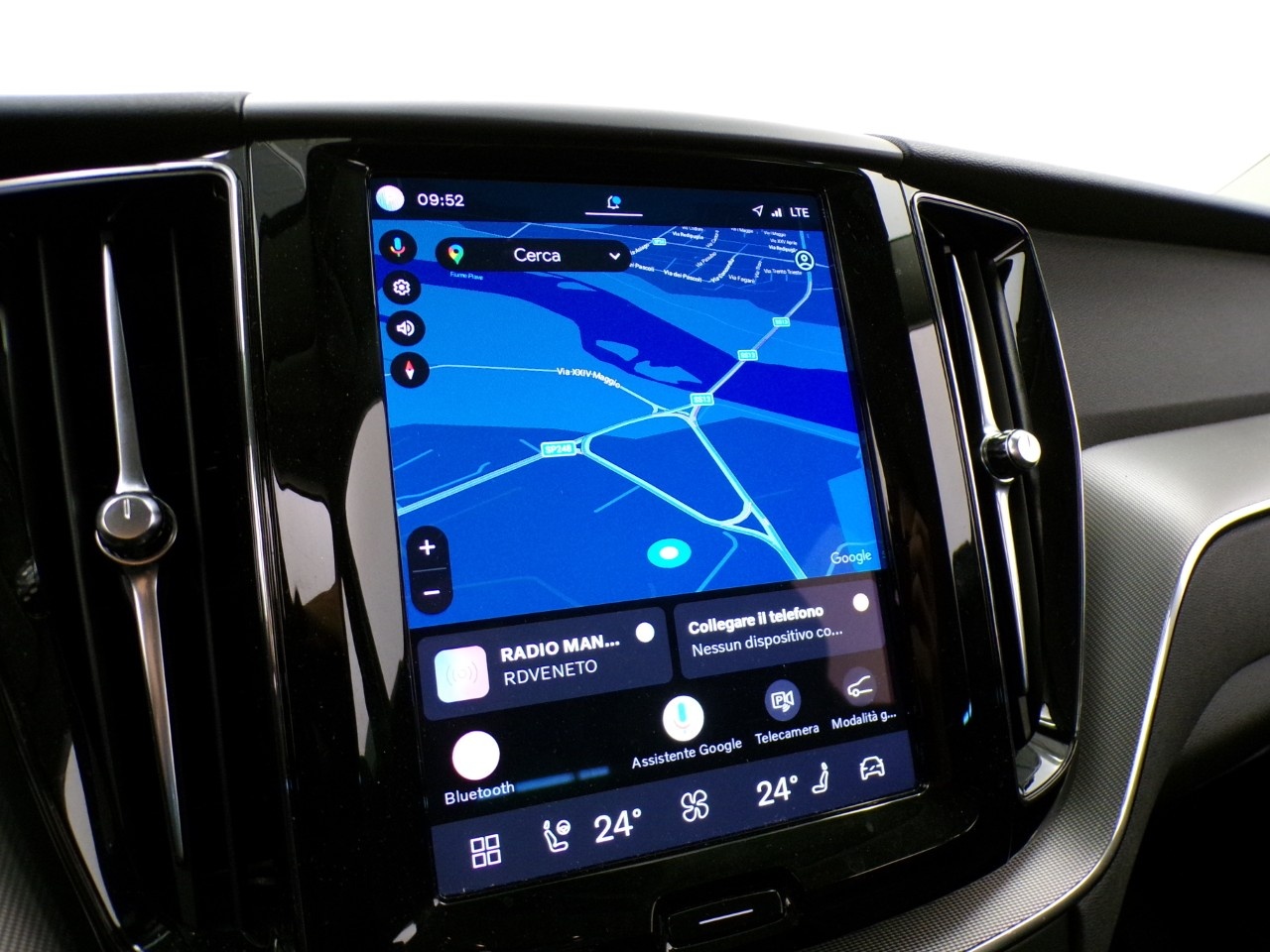 Volvo  XC60 N1 2.0 B4 d Plus Dark auto - 20