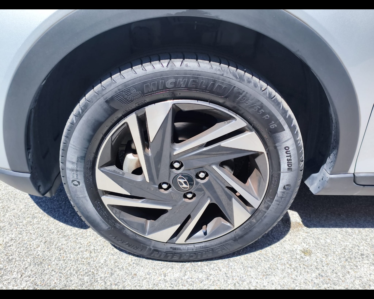 Foto HYUNDAI Bayon 1.2 mpi Xline