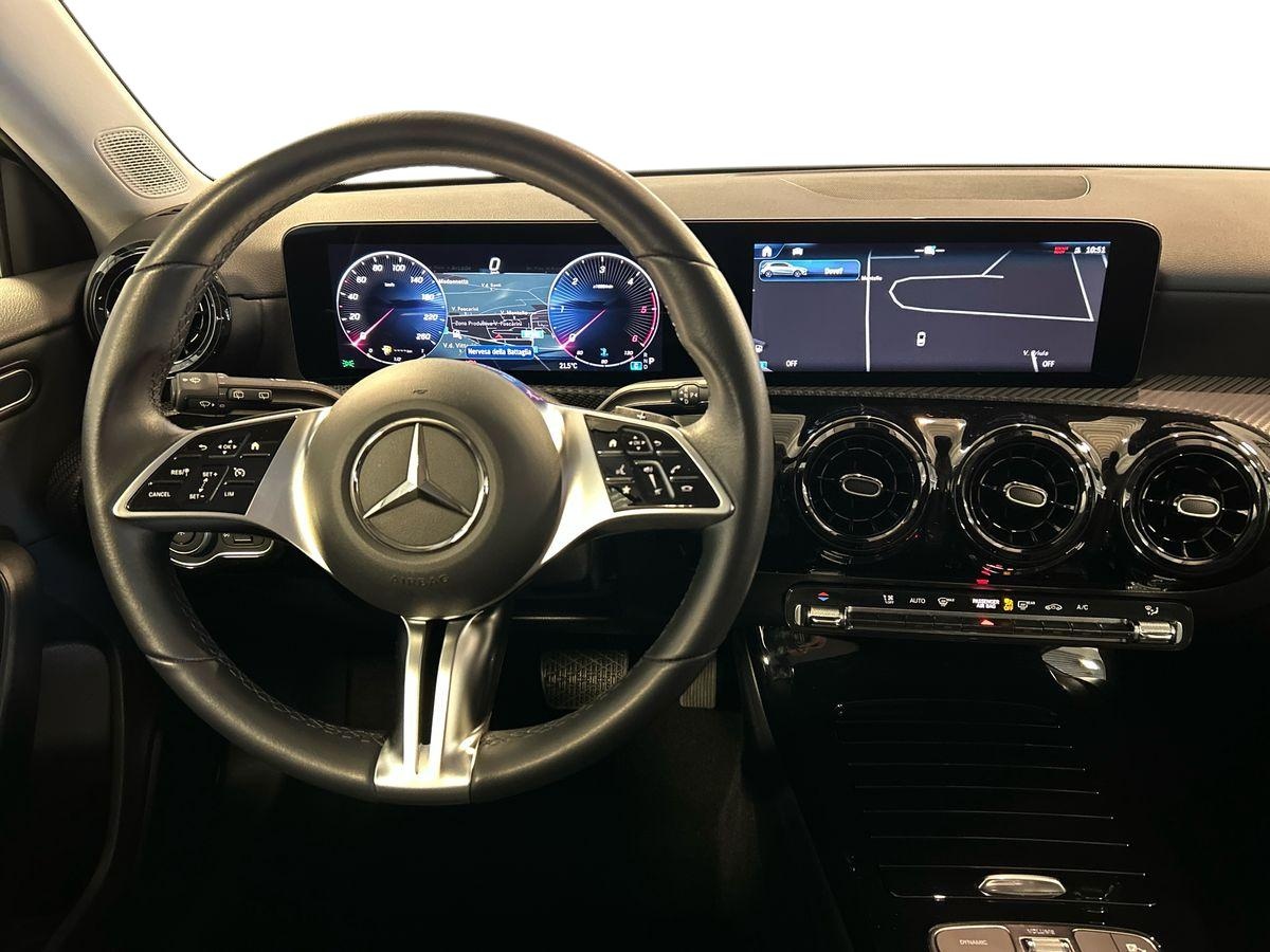 Mercedes  Classe A 180 D Advanced Speedshift DCT AMG 8G - 11
