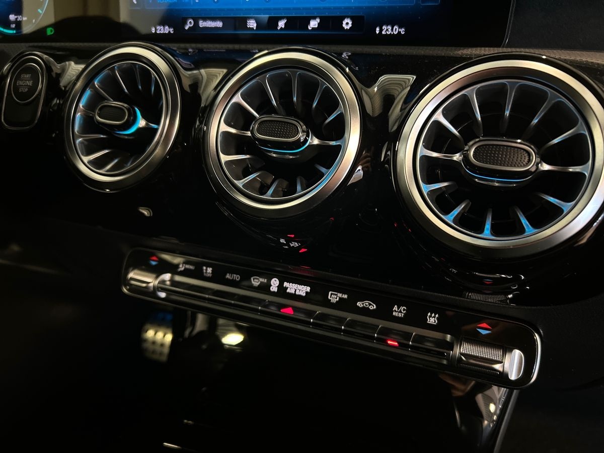 Mercedes Classe A Classe A 250 e EQ-POWER Premium 7G-DCT - 14