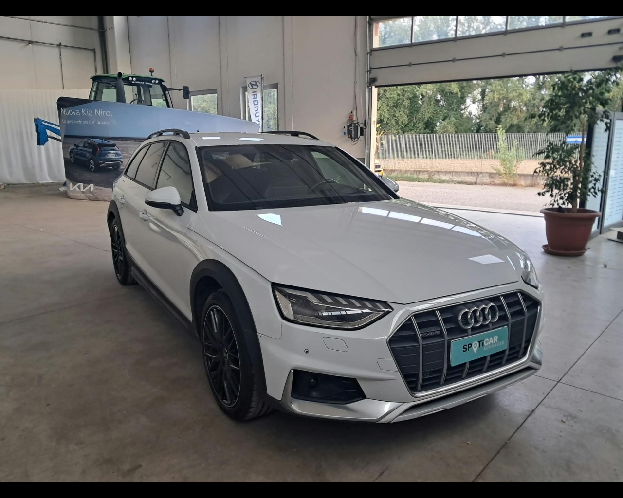 Foto AUDI A4 Allroad 40 2.0 tdi Mhev Business Evolution quattro 204cv