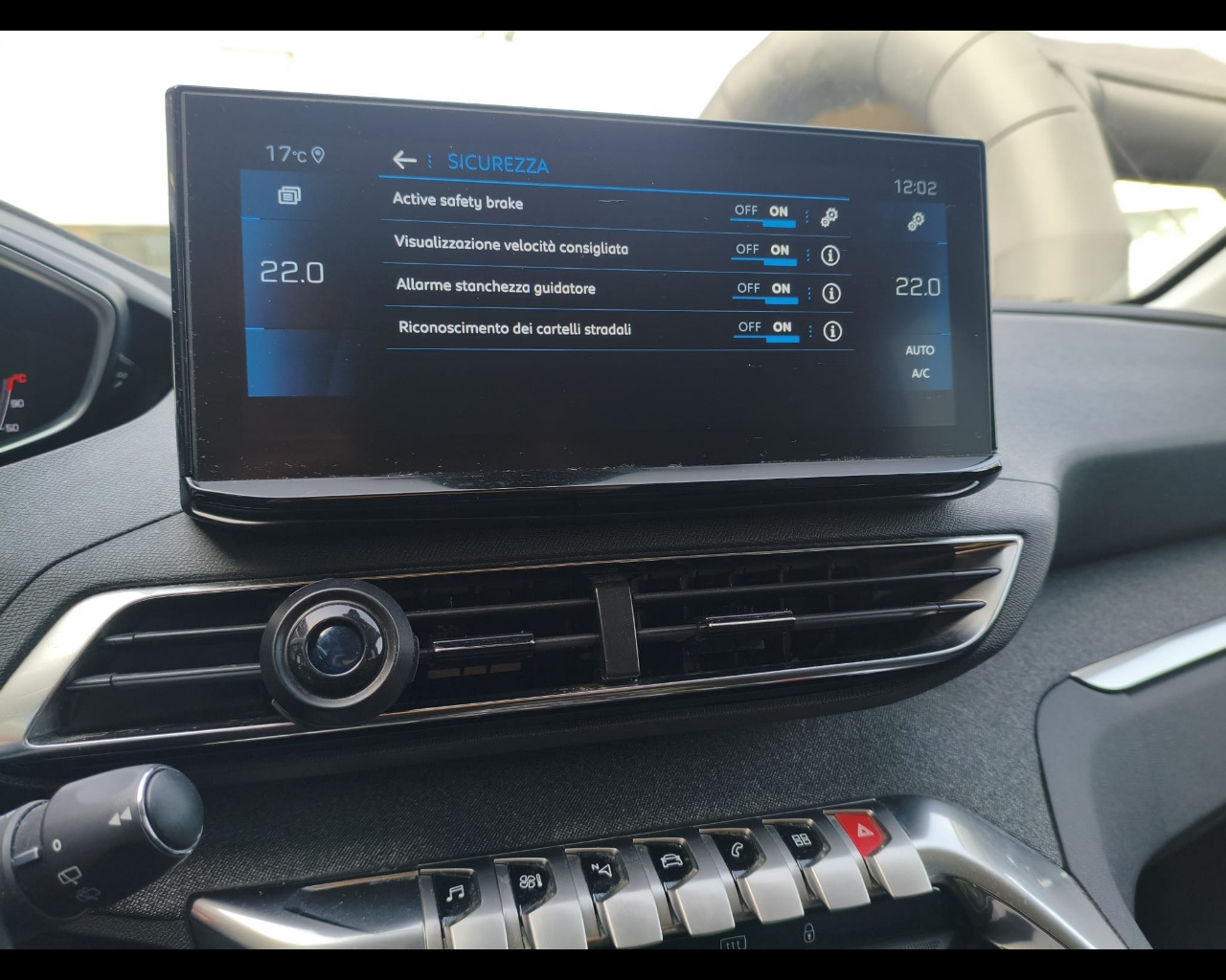 Foto PEUGEOT 3008 1.5 bluehdi Allure Pack s&s 130cv eat8