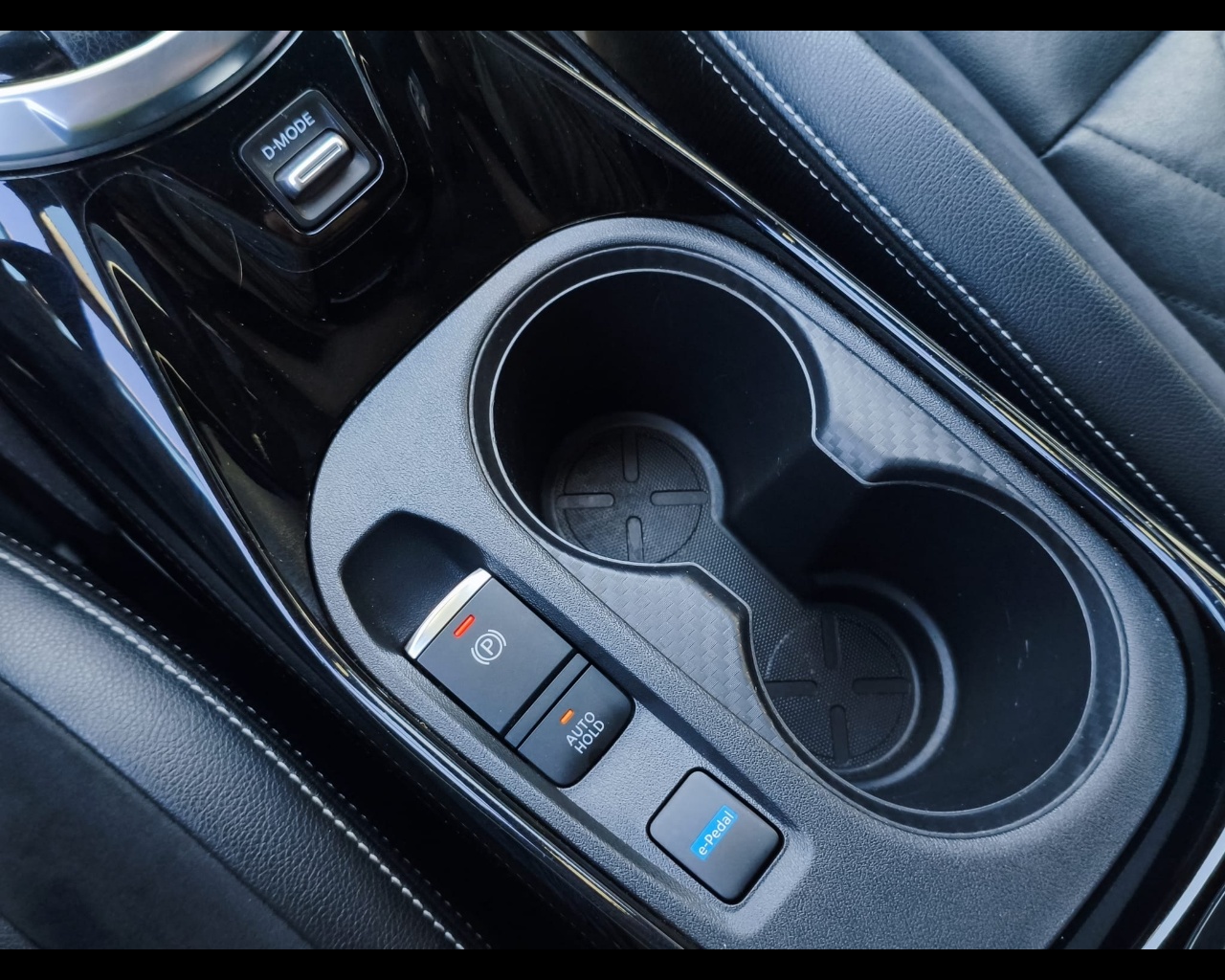 Foto NISSAN Juke 1.6 hev N-Design
