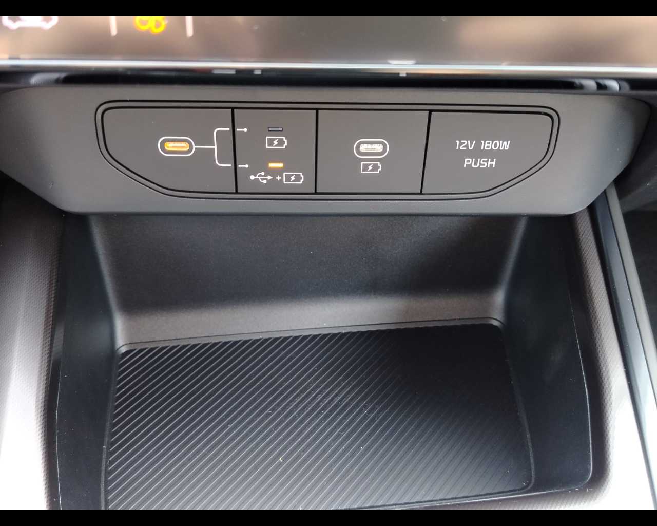 Kia Niro Nuovo Ibrido benzina Niro Este