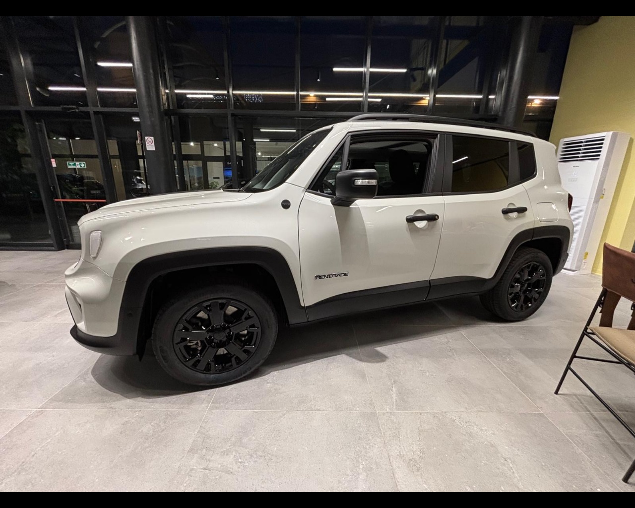 Foto JEEP Renegade Plug-In Hybrid My25 North Star 1.3 Turbo T4 Phev 4xe At6 240cv