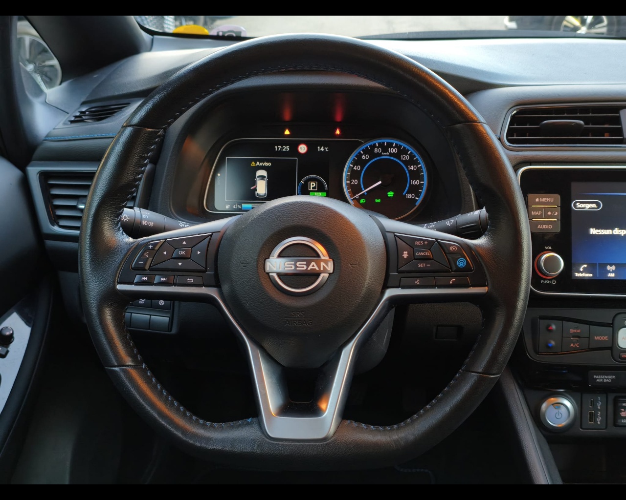 Foto NISSAN Leaf 40kWh N-Connecta 150cv