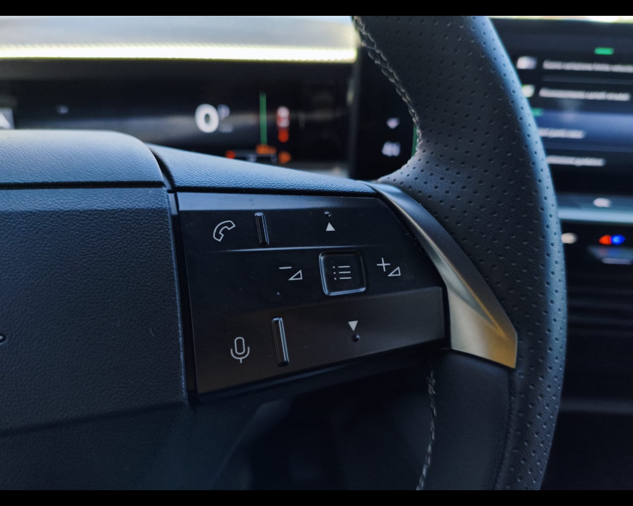 Foto OPEL Grandland 1.2 hybrid GS 145cv e-dcs6