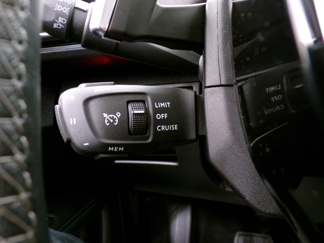 Peugeot 3008 3008 1.6 HYBRID4 300cv Allure Pack 4x4 e-EAT8 - 17