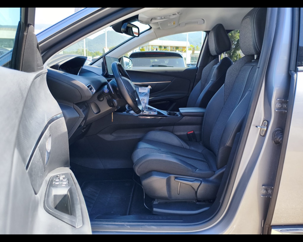 Foto PEUGEOT 3008 1.5 bluehdi Allure s&s 130cv eat8