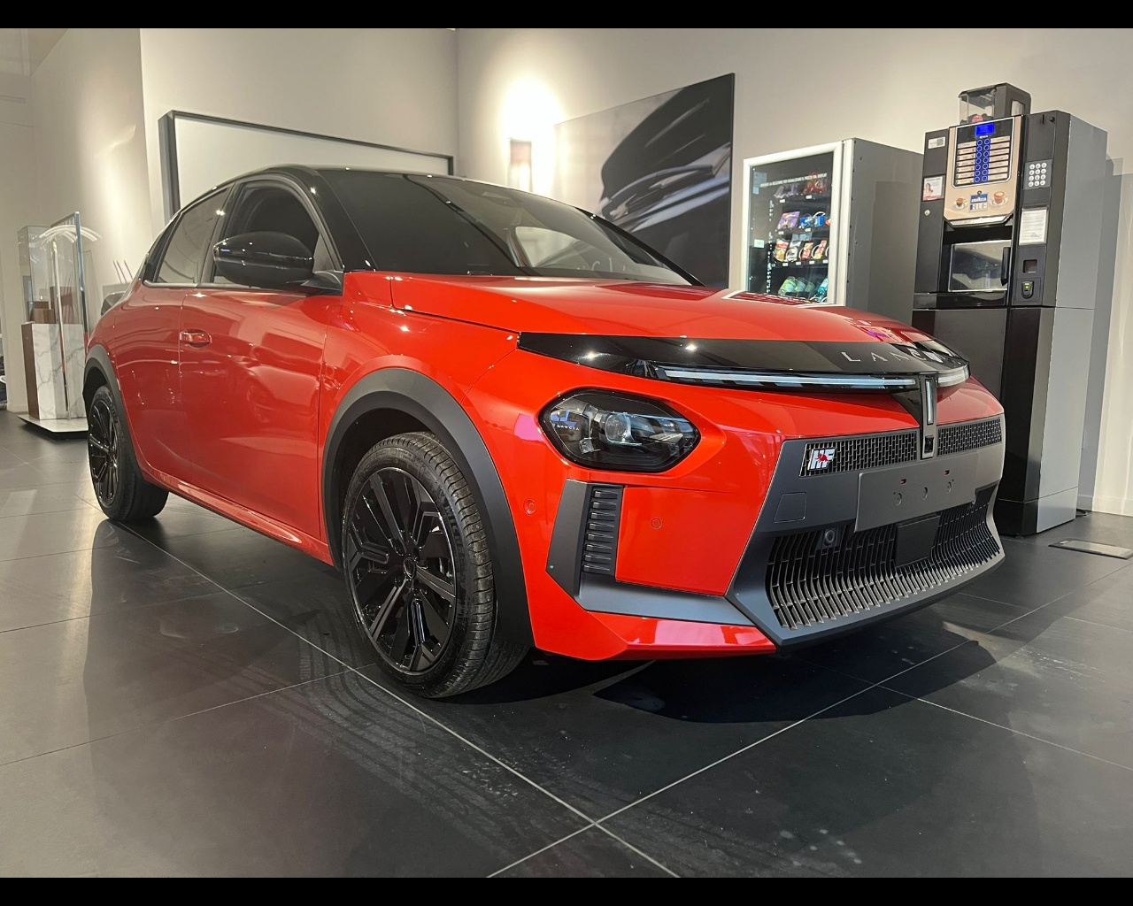 Foto LANCIA Nuova Ypsilon Ibrida Nuova Ypsilon Hf Line 1.2 110cv Ibrida