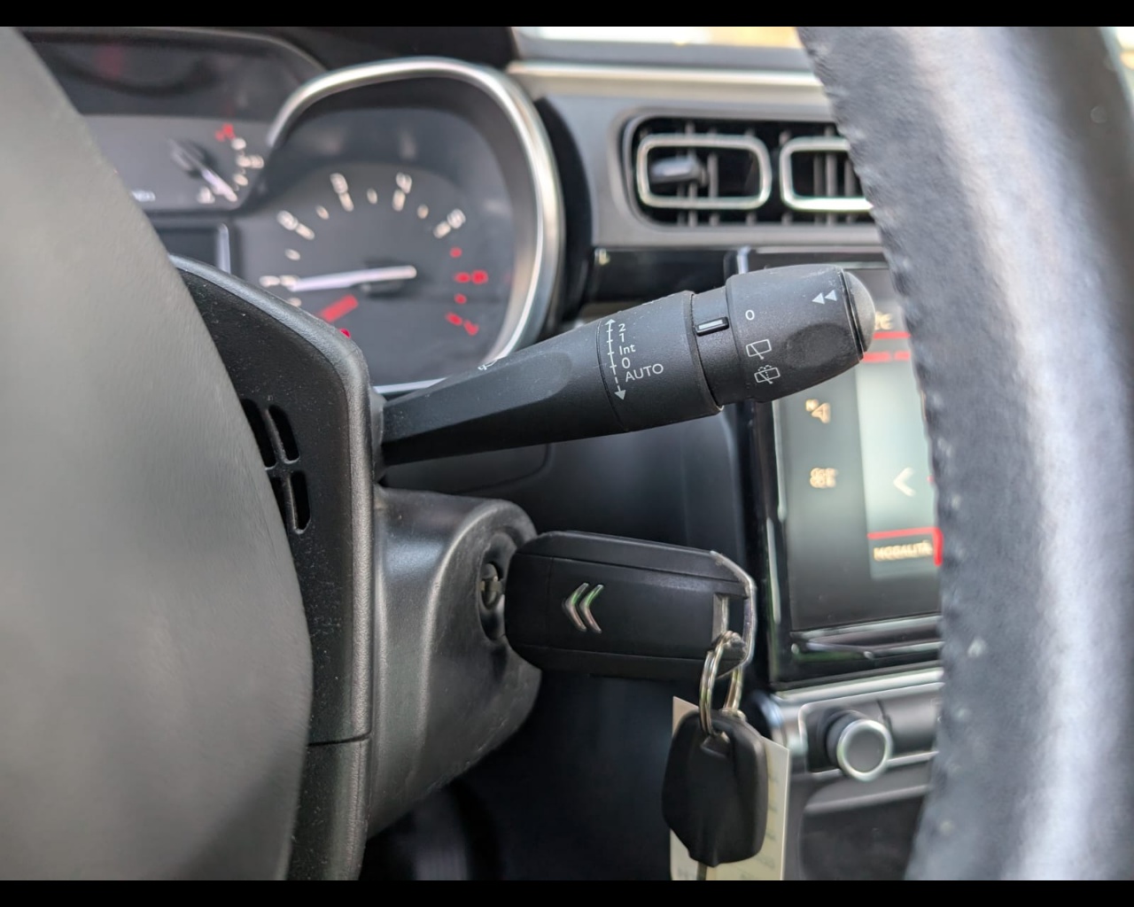 Foto CITROEN C3 1.2 puretech Shine 82cv