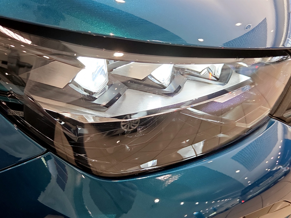 PEUGEOT 2008 GT Hybrid 145 e-DCS6 Ibrida km0 - 21