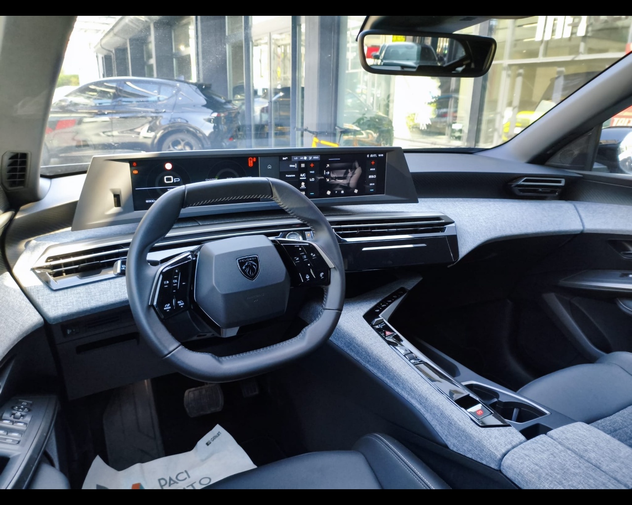 Foto PEUGEOT 5008 1.2 hybrid Allure 136cv e-dcs6