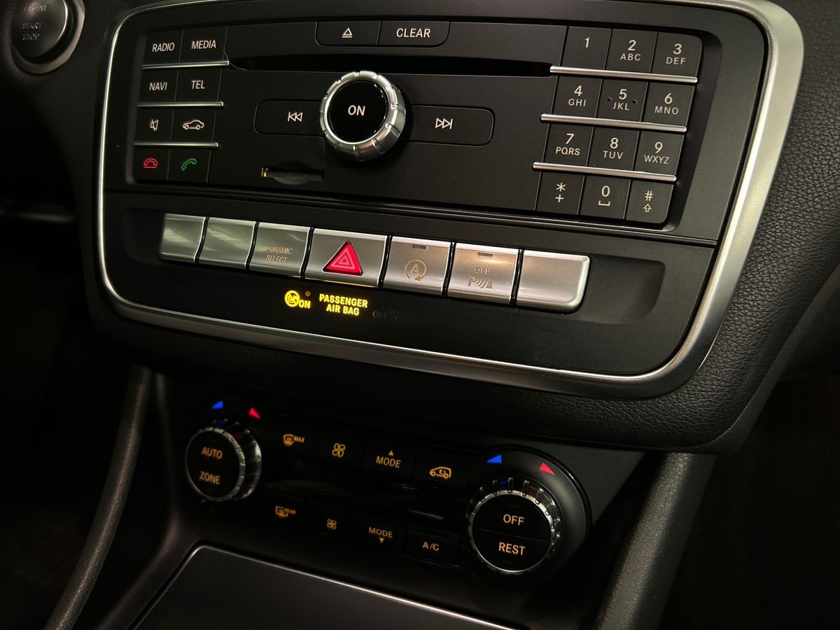 Mercedes GLA GLA 200 D Sport 7G-DCT - 14