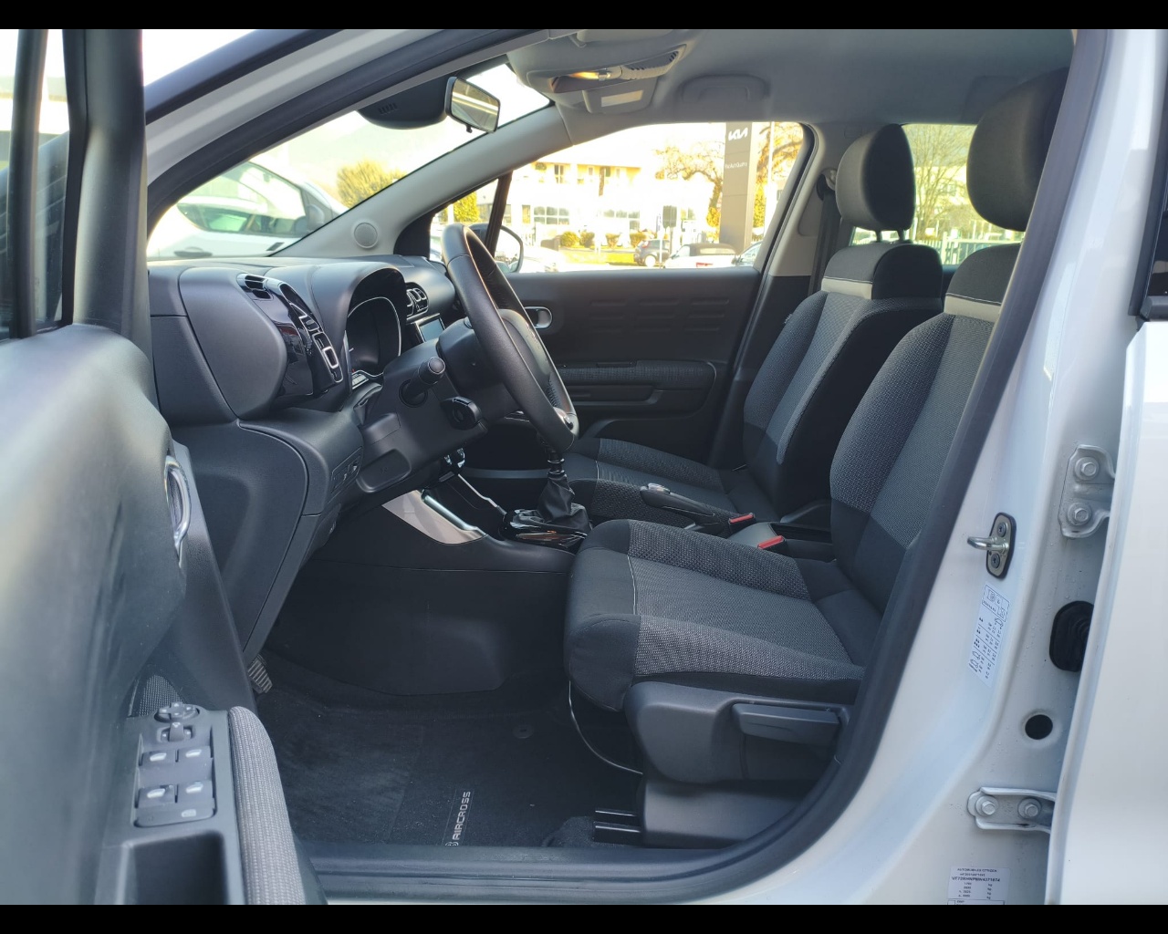 Foto CITROEN C3 Aircross 1.2 puretech Shine s&s 110cv