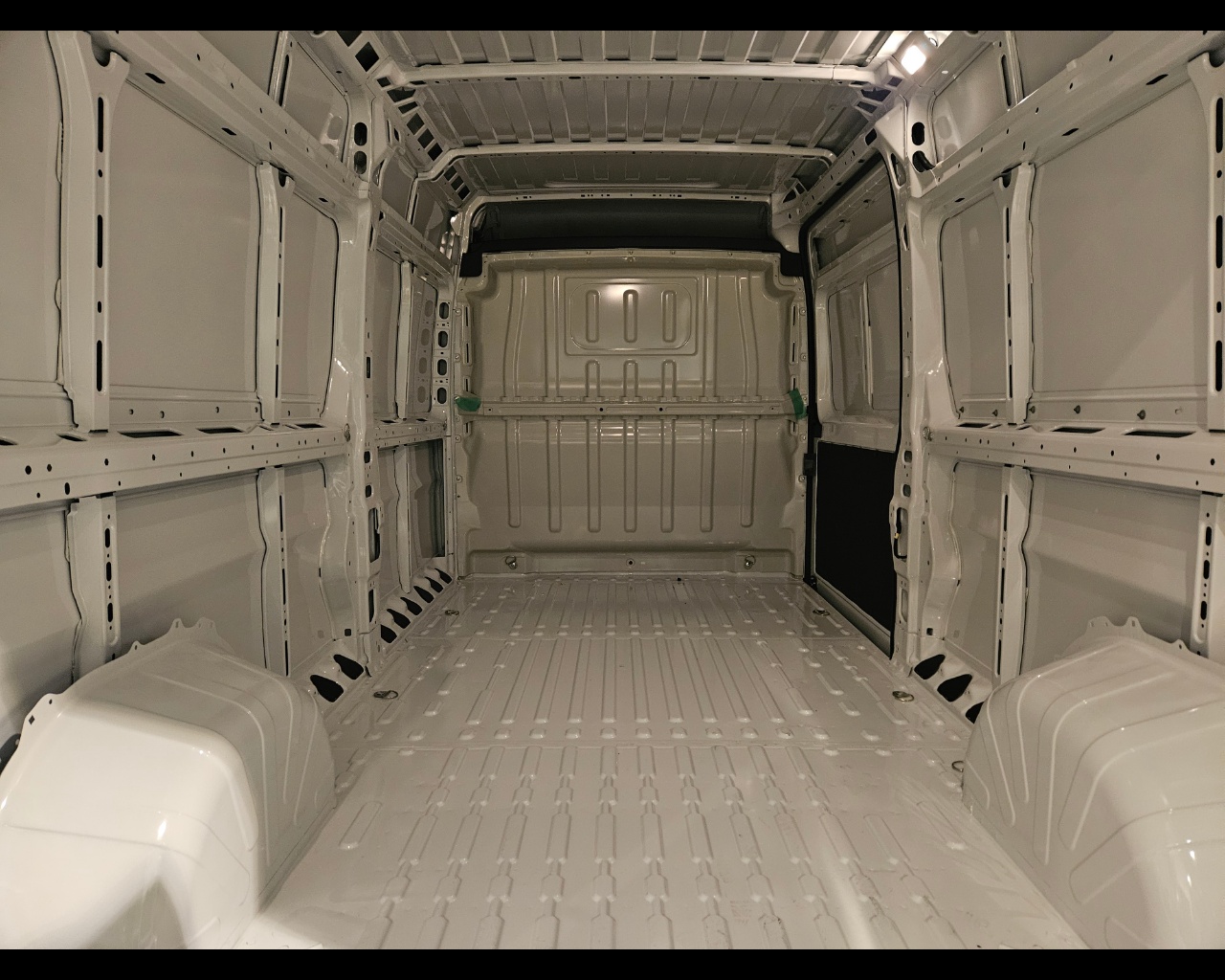 FIAT Ducato Serie 2 Stock My24 Furgone Lastrato 35q Lh2 140cv 2.2 Multijet 3 E Diesel Aziendale - 10