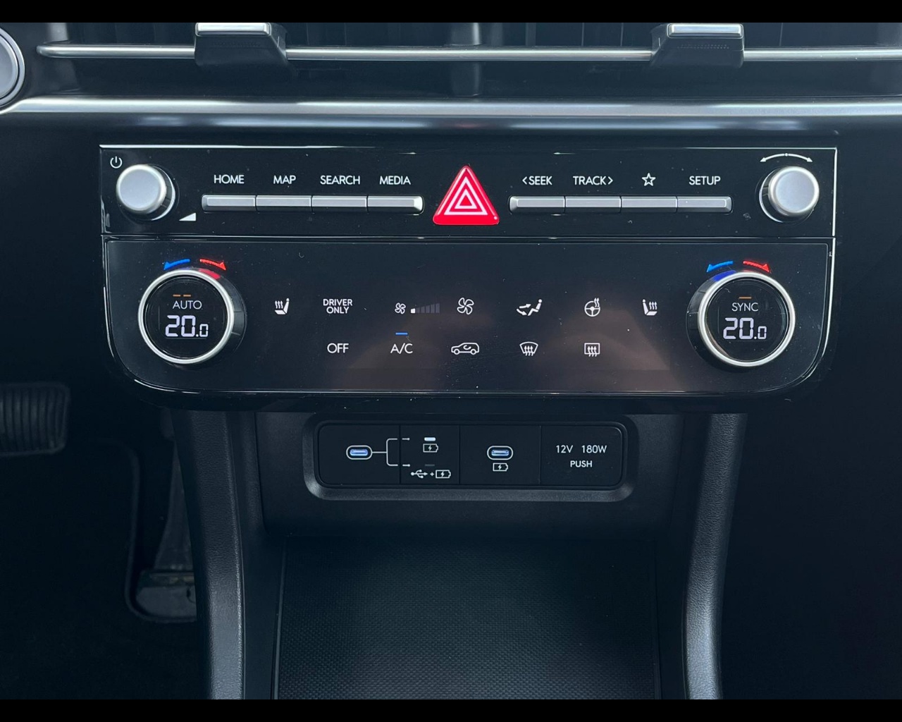 Foto HYUNDAI Tucson 1.6 phev 215cv Exellence 2wd auto