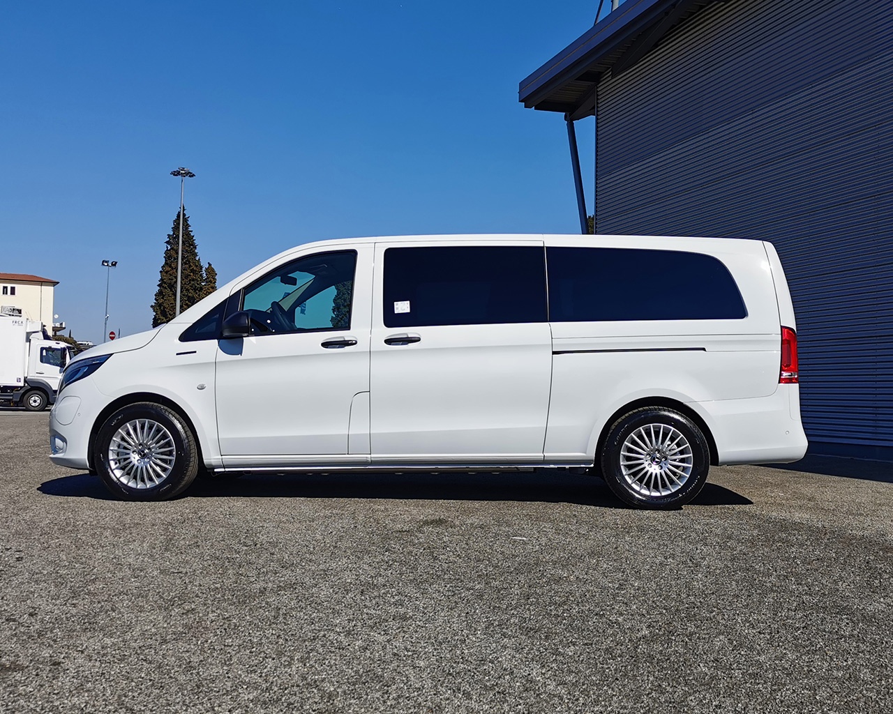 Mercedes eVito eVito Tourer Pro Extralong - 2