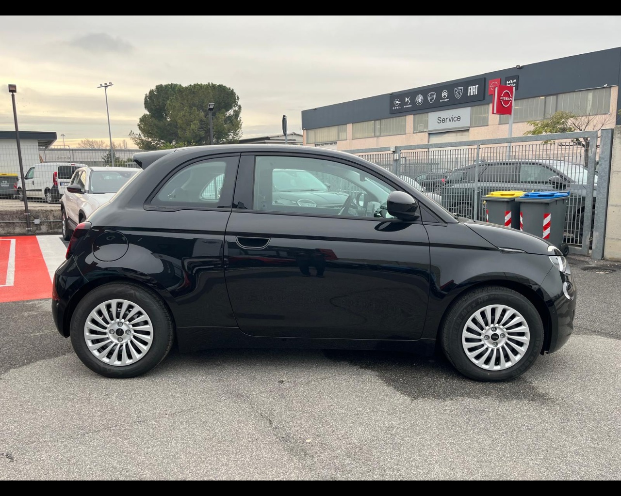 Foto FIAT 500 e Hatchback my25 320 Berlina+Pack tech