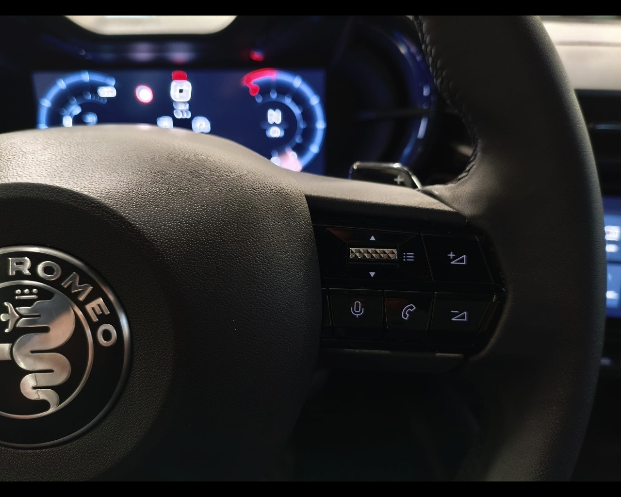 Foto ALFA ROMEO Junior 1.2 ibrida 145cv edct6