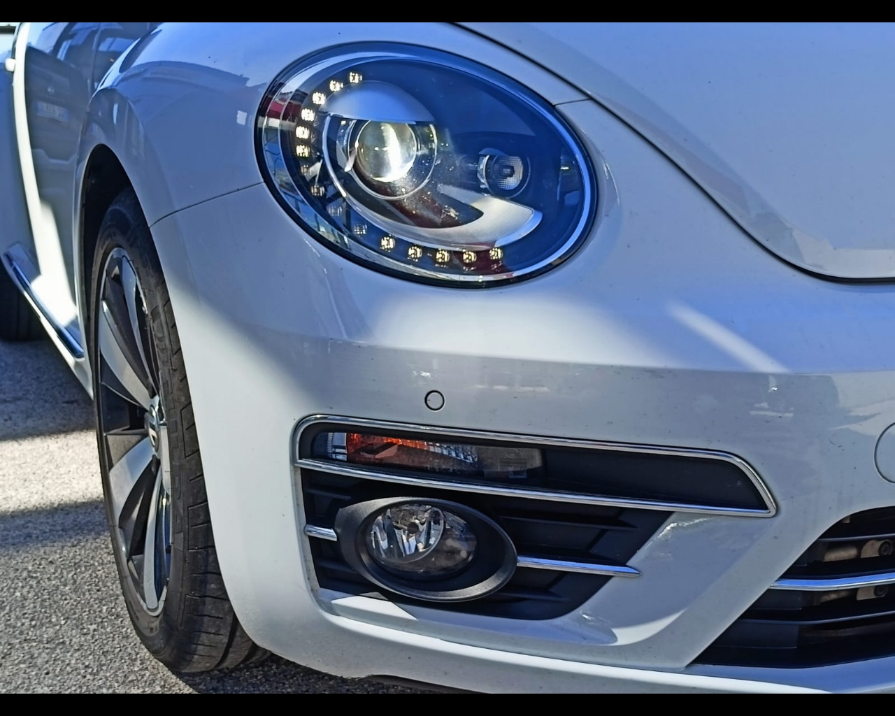 Foto VOLKSWAGEN Maggiolino 2.0 tdi Design 110cv dsg