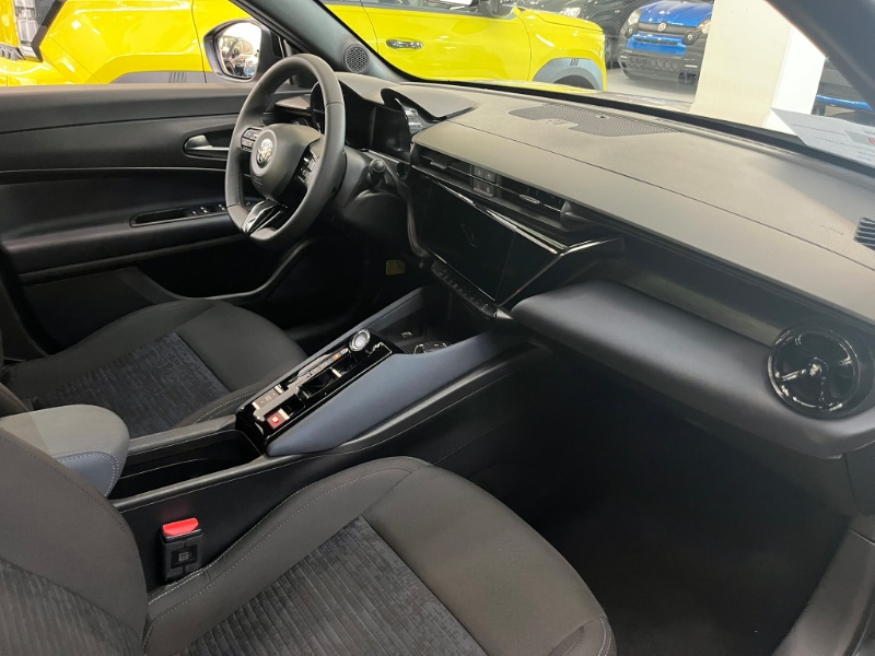 ALFA ROMEO – Junior 1.2 136 CV Hybrid eDCT6