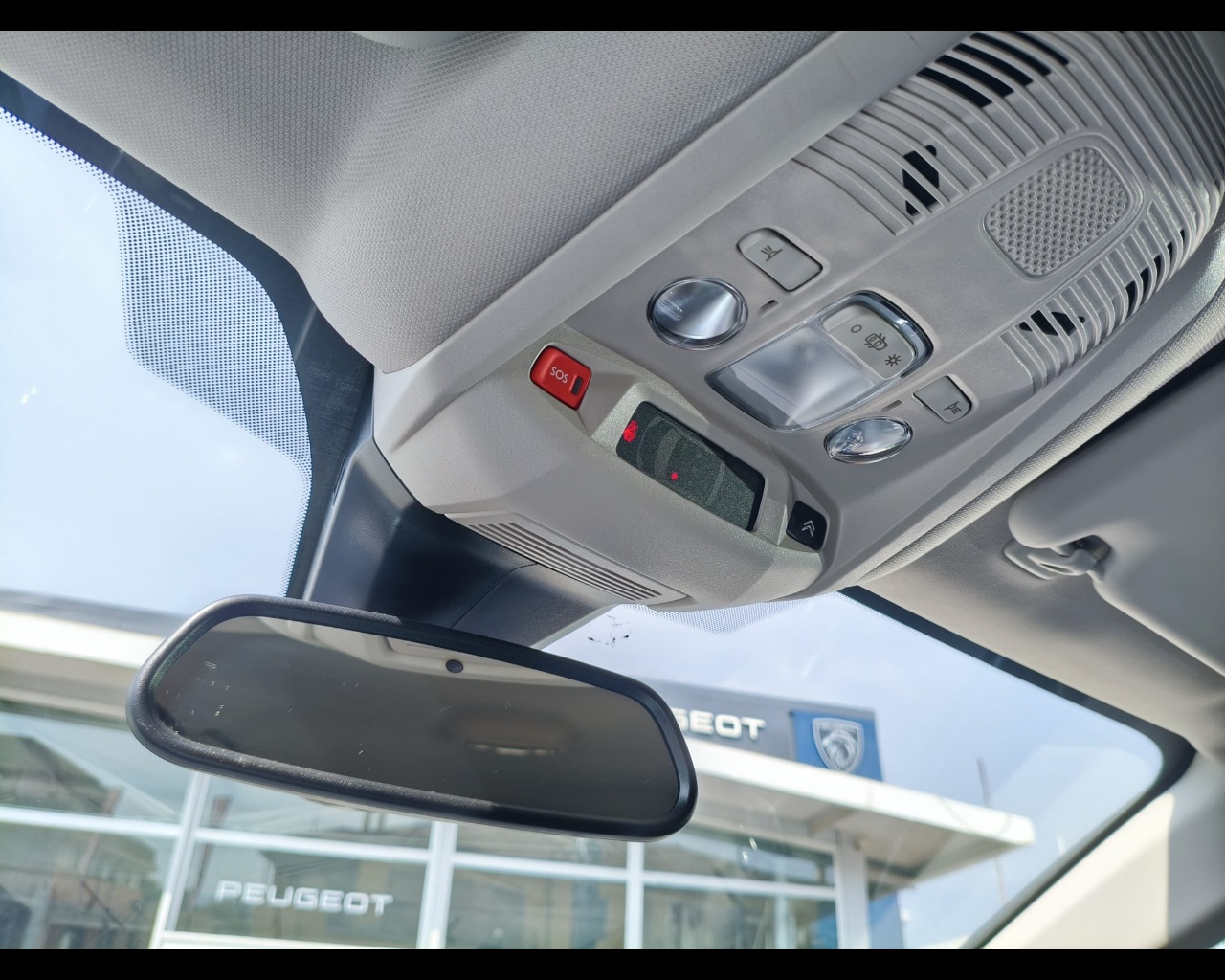 Foto CITROEN C5 Aircross 1.5 bluehdi Shine s&s 130cv eat8