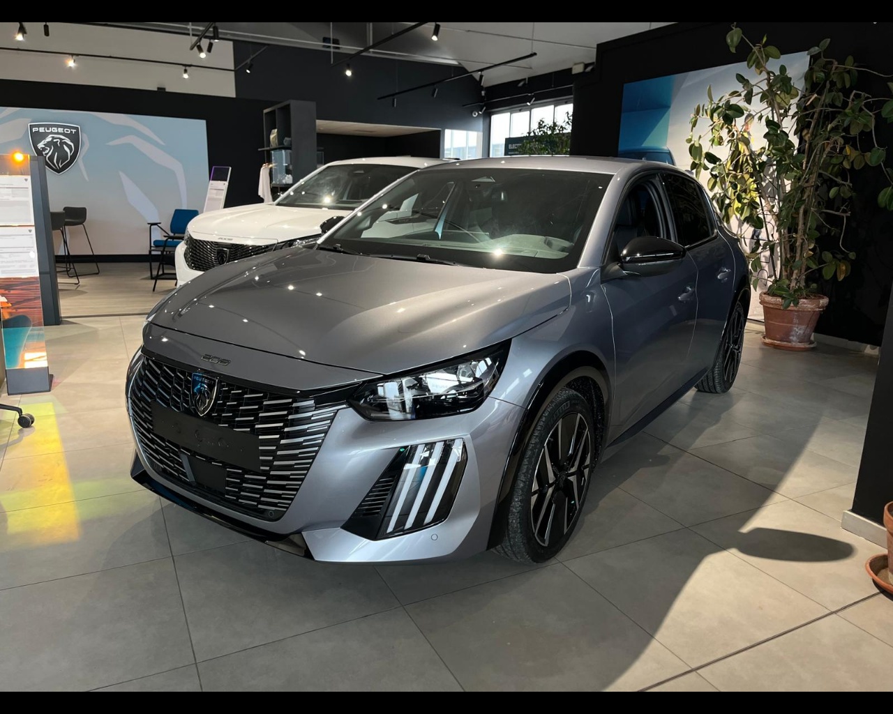 PEUGEOT 208 1.2 hybrid GT 136cv e-dcs 6 Usata