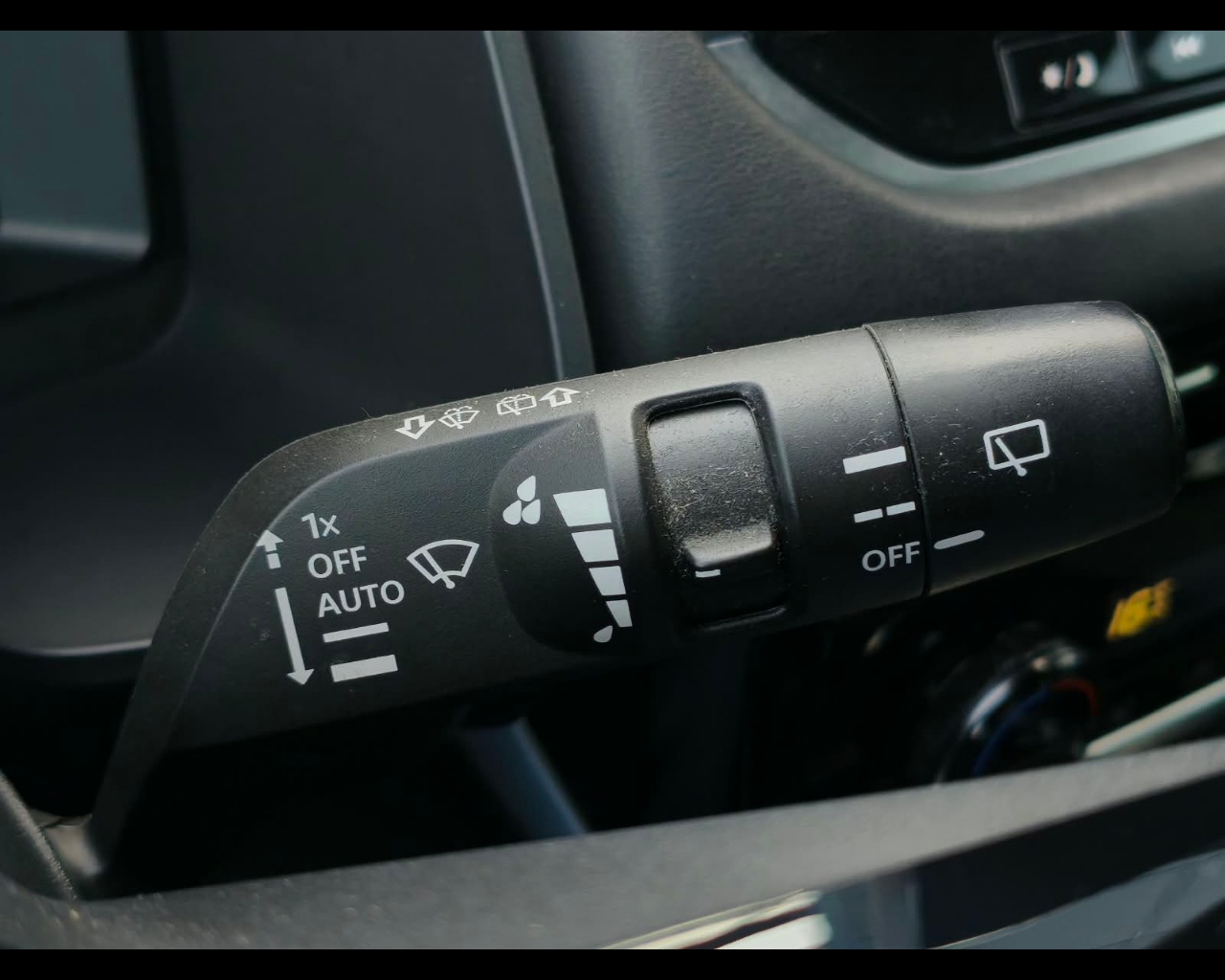Foto NISSAN Qashqai 1.3 mhev N-Connecta 2wd 140cv (leggere la descrizione!)