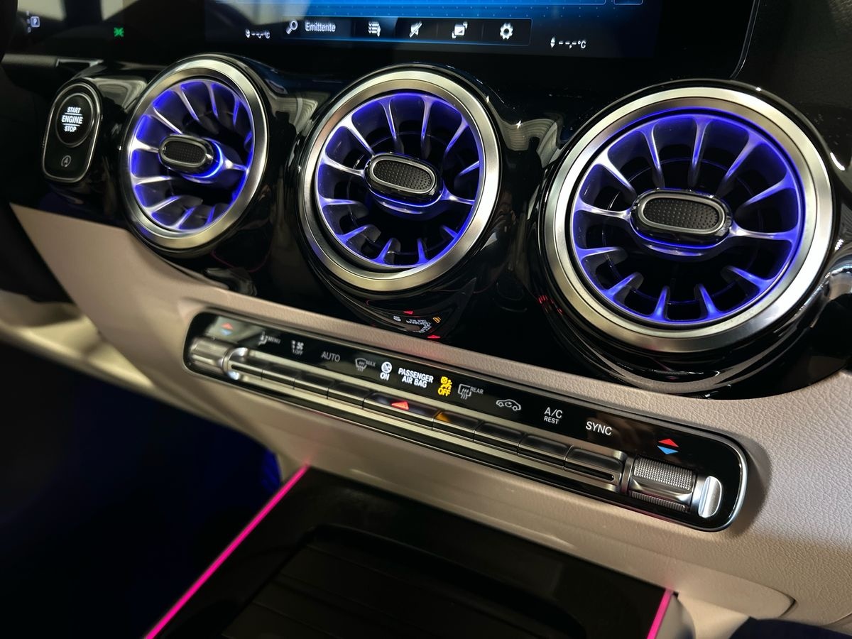 Mercedes GLA GLA 200 D Sport Plus 4Matic 8G-DCT - 14