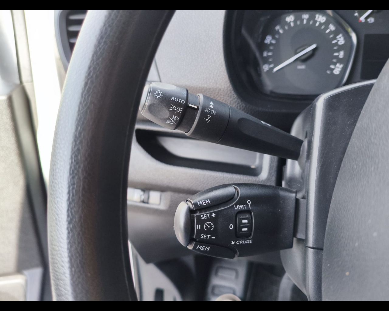 Foto FIAT Scudo Ice 1.5 bluehdi 120cv L2H1 (Business)