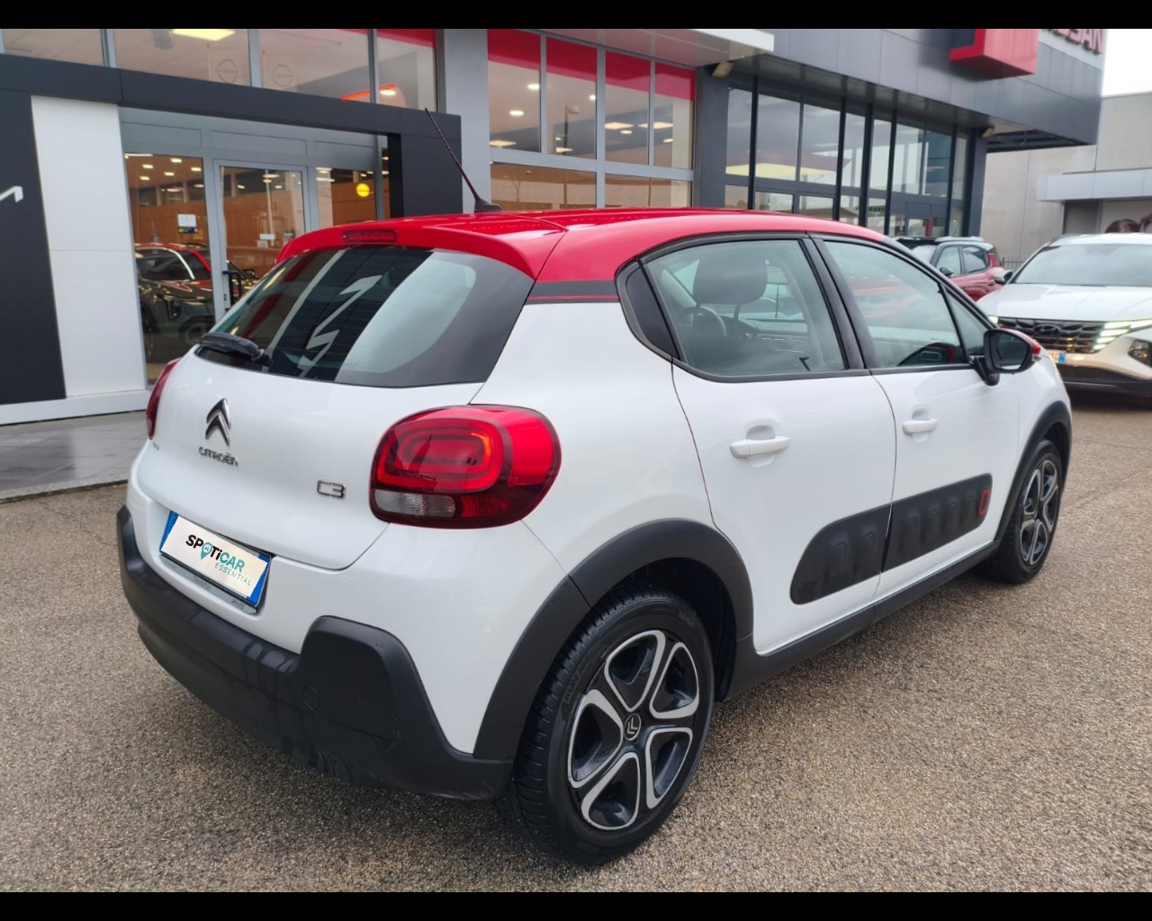 Foto CITROEN C3 1.2 puretech Shine 82cv