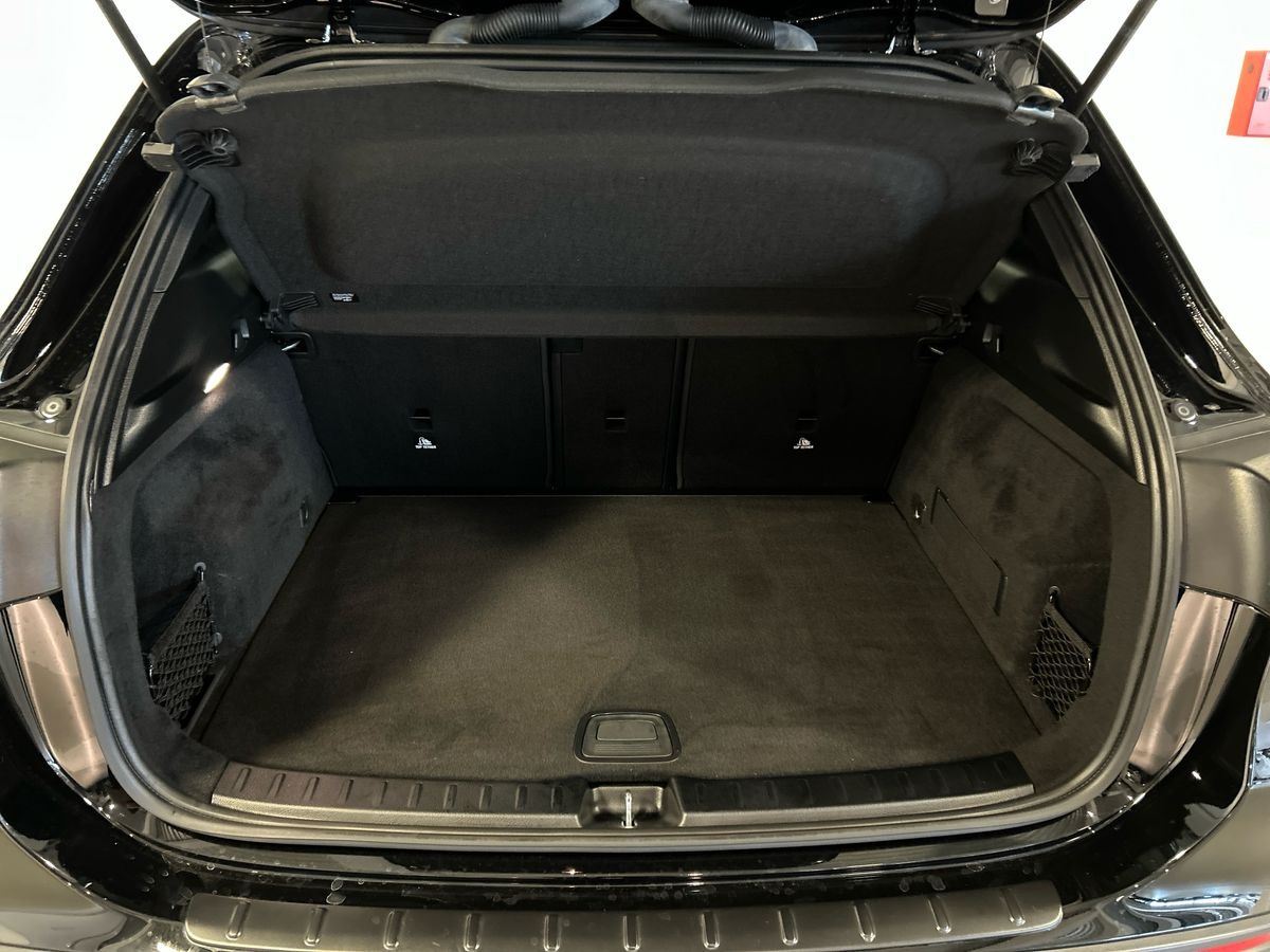Mercedes GLA GLA 180 D Premium 8G-DCT - 8