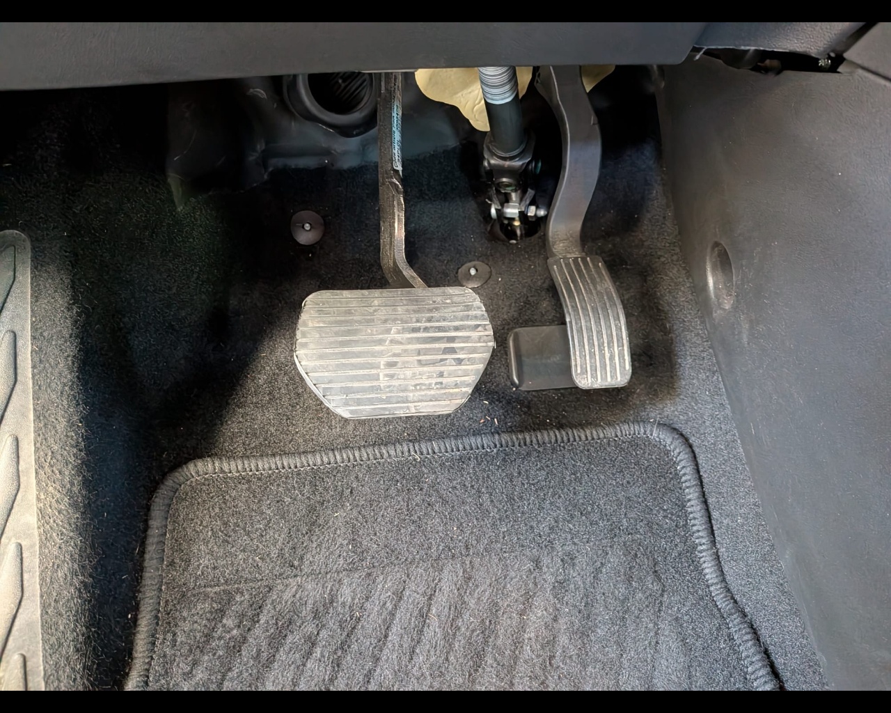 Foto CITROEN C3 Aircross 1.2 puretech Shine Pack s&s 130cv eat6