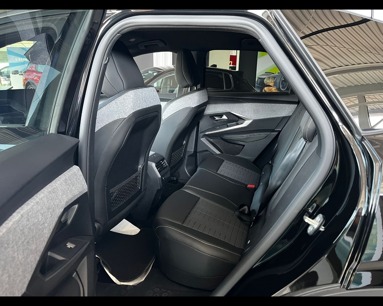 Foto PEUGEOT Nuova 3008 GT - Plug-in HYBRID 195