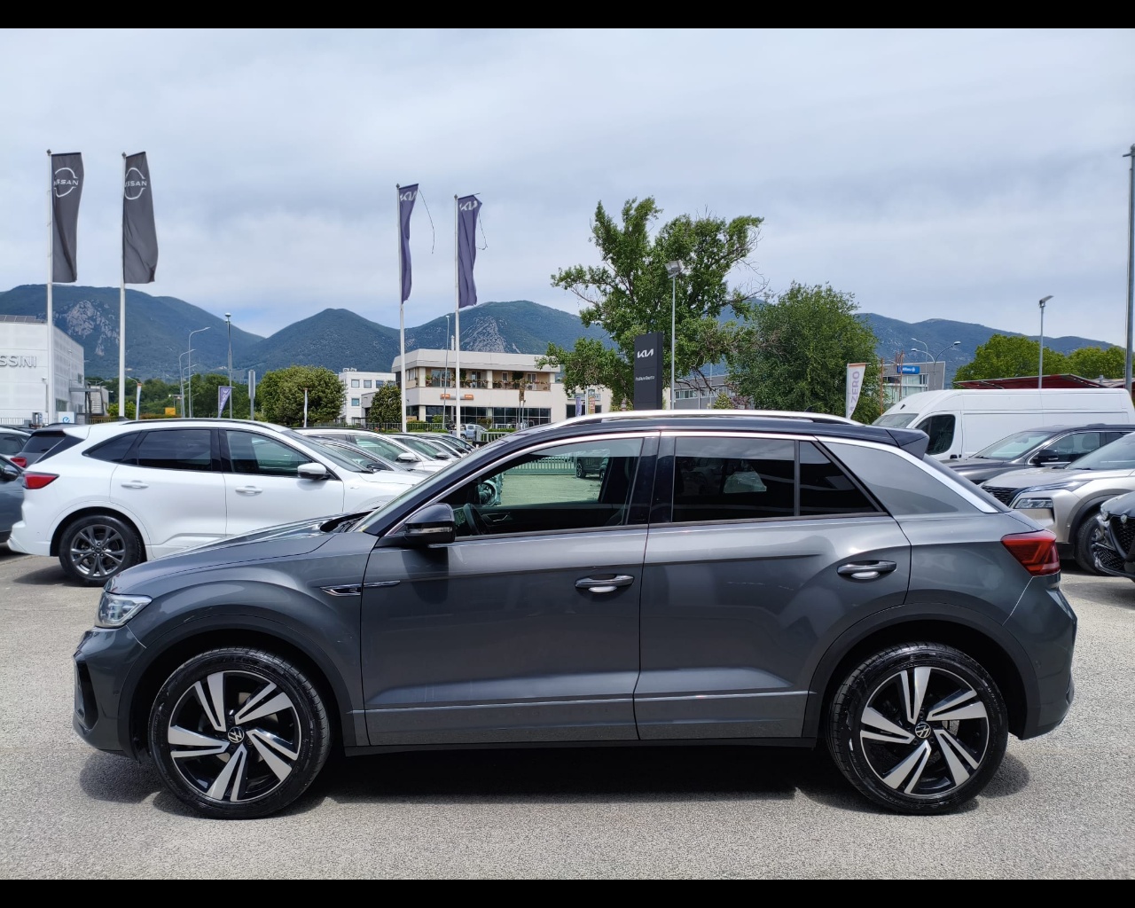 Foto VOLKSWAGEN T-Roc 1.5 tsi R-Line dsg