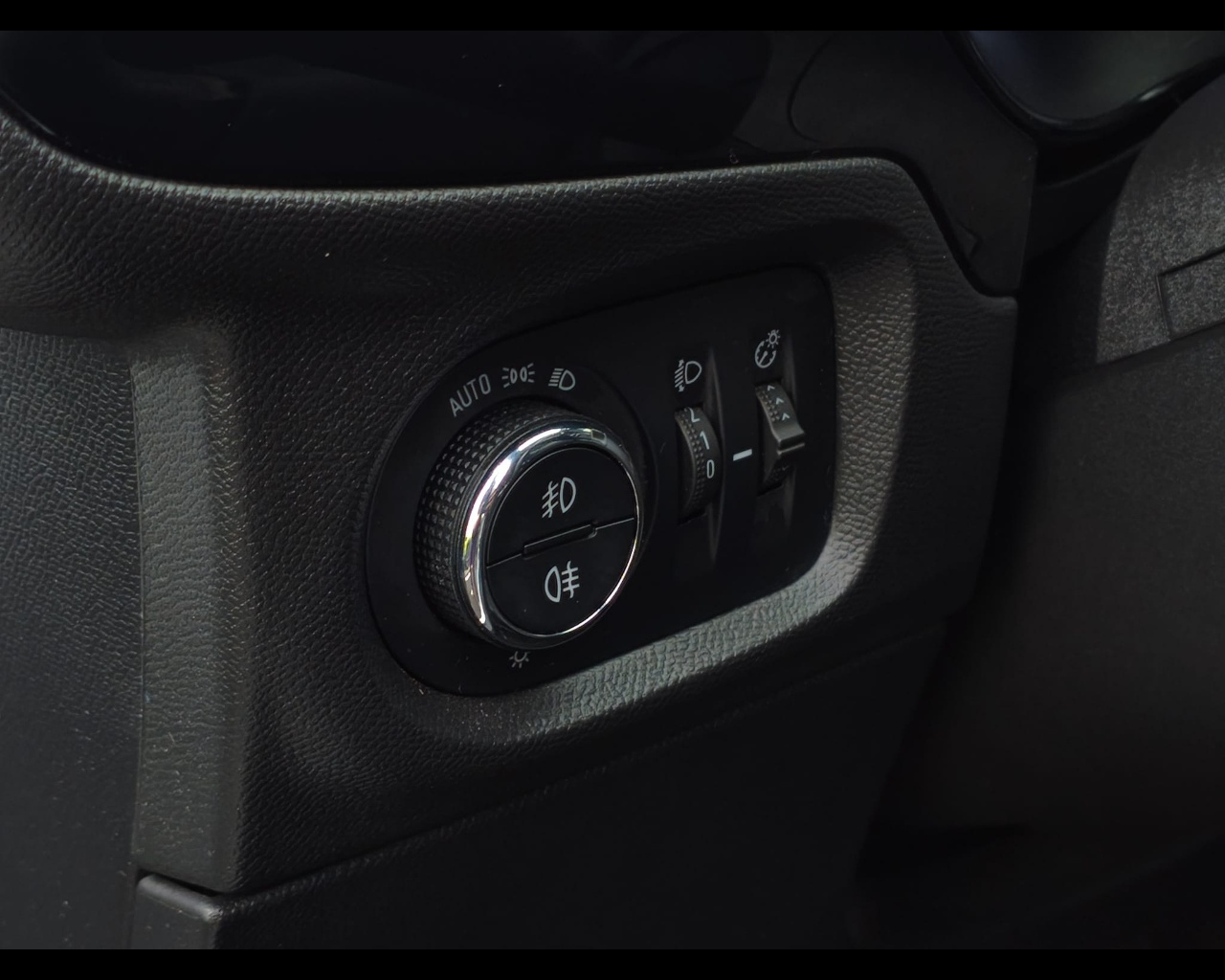 Foto OPEL Corsa 1.2 Blitz Edition s&s 100cv