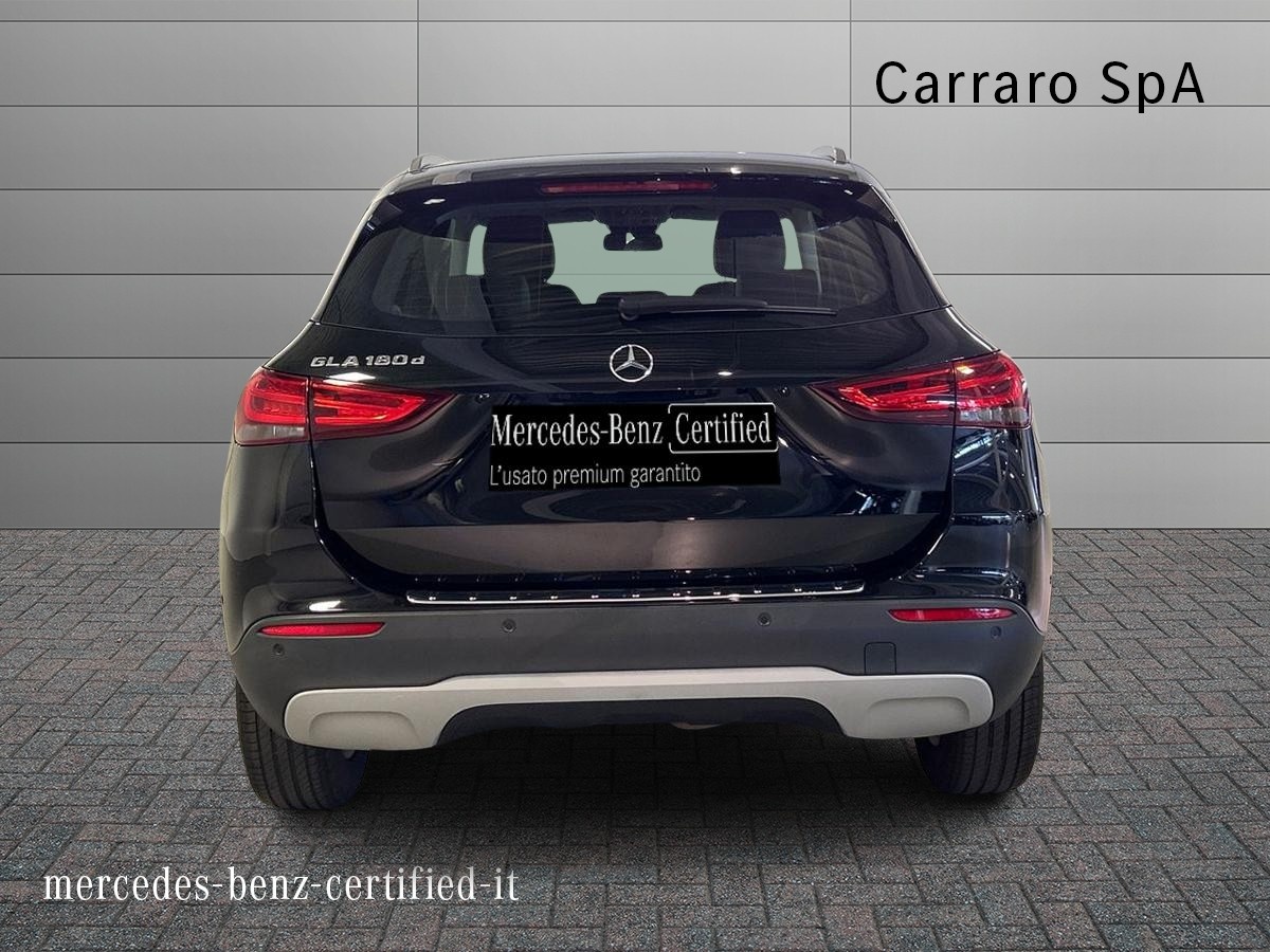 Mercedes GLA GLA 180 D Executive 8G-DCT - 4