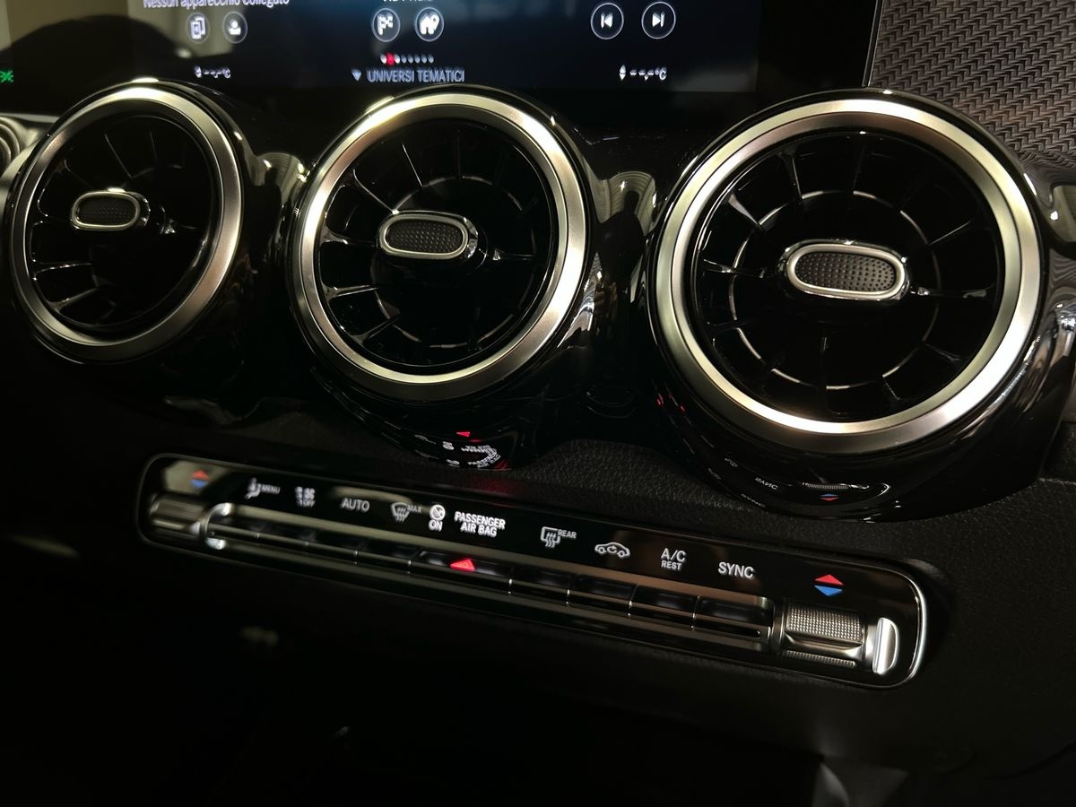Mercedes GLB GLB 200 D Premium 8G-DCT - 14