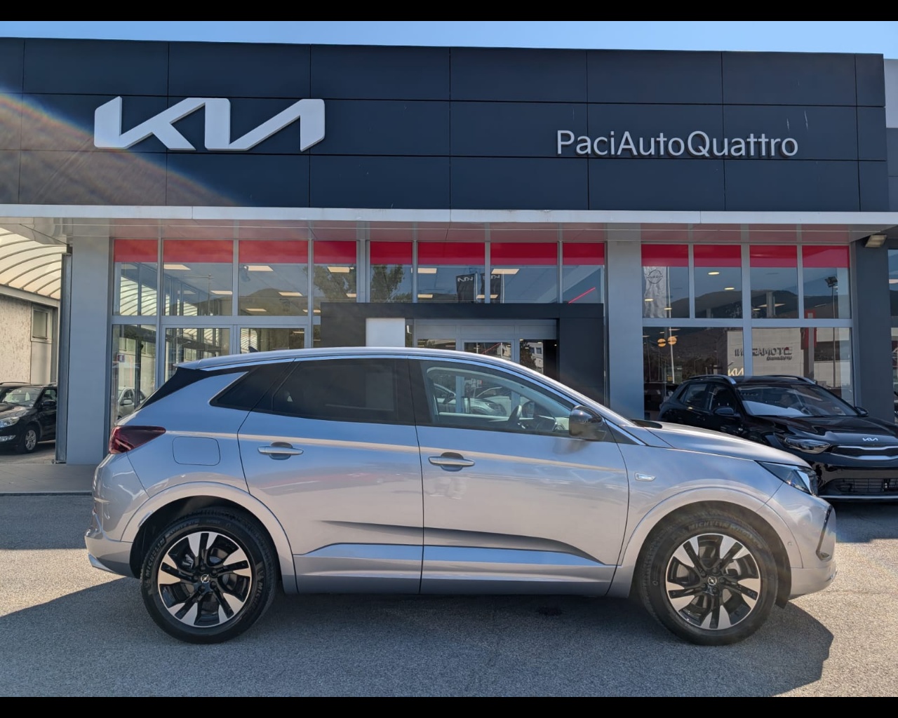 Foto OPEL Grandland 1.6 phev Business Elegance fwd 225cv auto