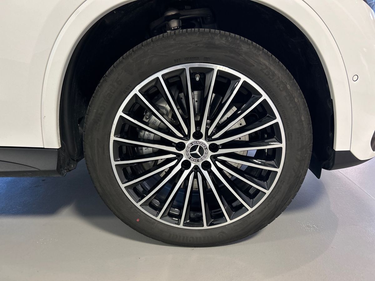 Mercedes GLC Coupe 300 e Plug-In-Hybrid AMG Line Advanced 4Matic 9G-Tronic - 17