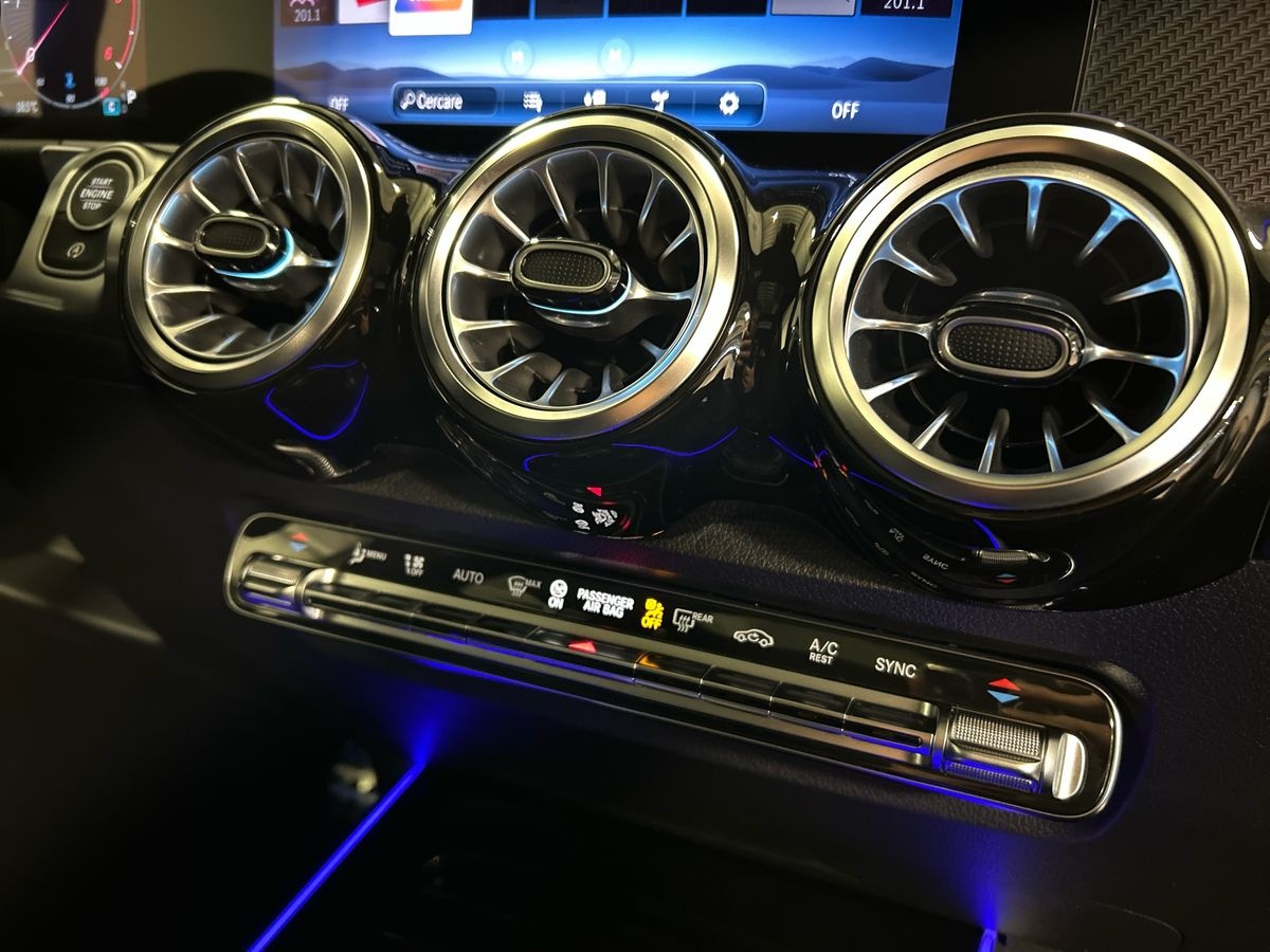 Mercedes GLB GLB 200 D AMG Line Premium 8G-DCT - 14