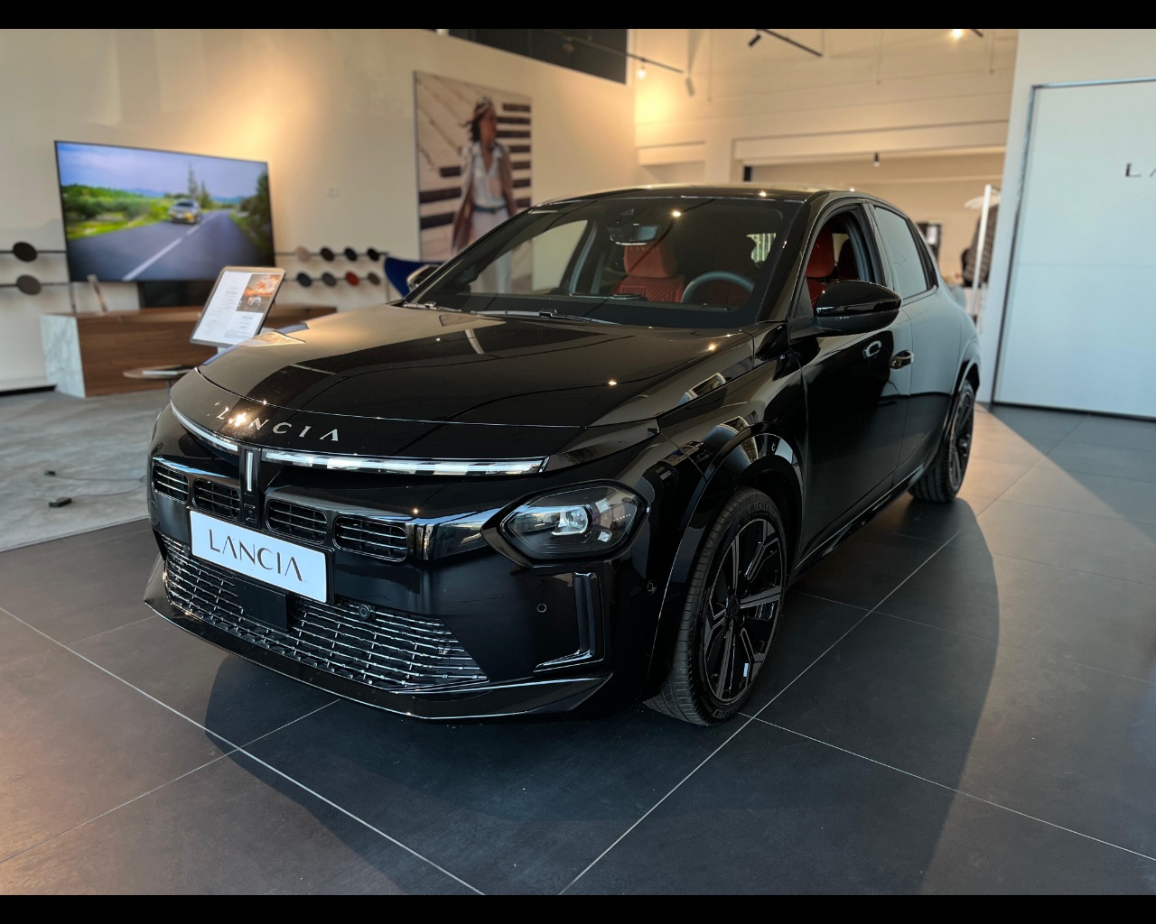 LANCIA Nuova Ypsilon Ibrida Ypsilon Lx 1.2 100cv Ibrida in pronta consegna